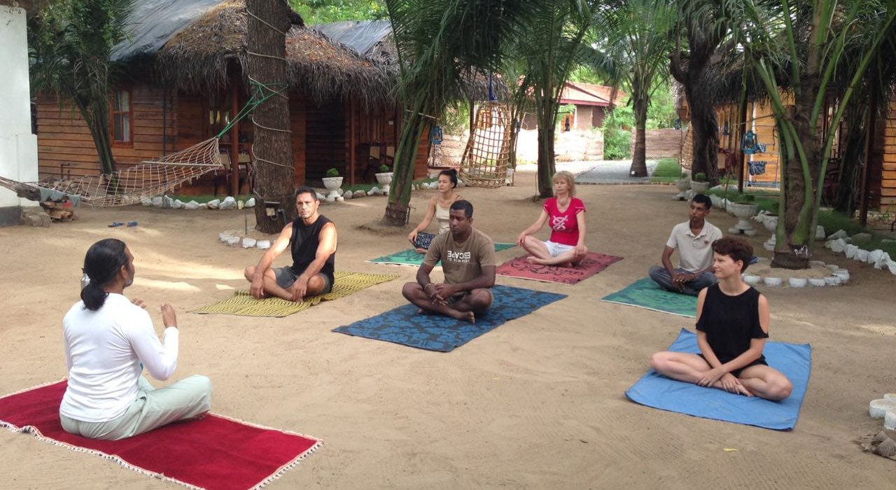Shriadinath-hatha-tantra-yoga-in-khajuraho